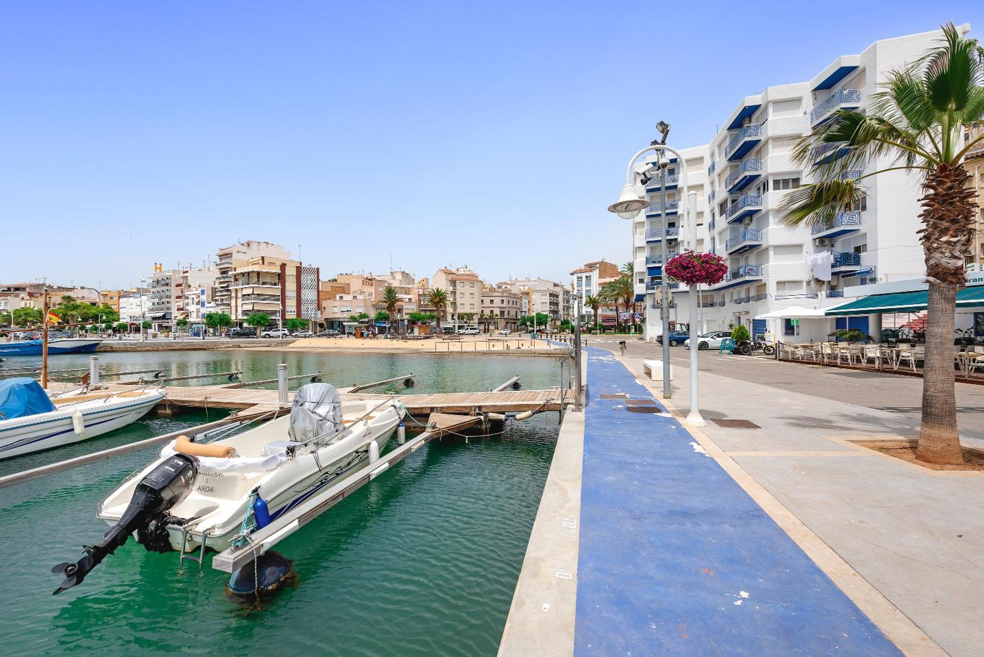 Vora Port L'Ampolla Exterior foto